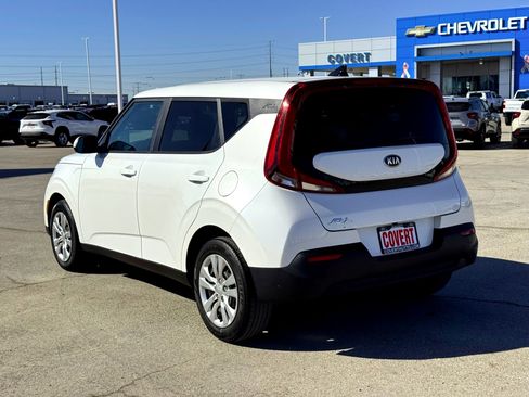 Used 2021 Kia Soul LX image 9