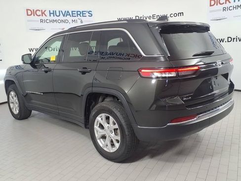 Used 2023 Jeep Grand Cherokee Limited AWD/4WD image 6