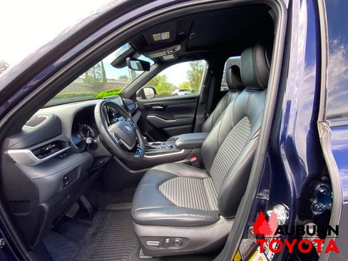 Used 2022 Toyota Highlander XSE AWD/4WD image 35
