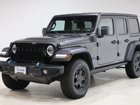 Used 2023 Jeep Wrangler Unlimited w/ Cold Weather Group AWD/4WD image 3