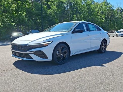 New 2026 Hyundai Elantra SEL Sport Premium FWD image 11