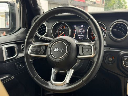 Used 2018 Jeep Wrangler Unlimited Sahara AWD/4WD image 47