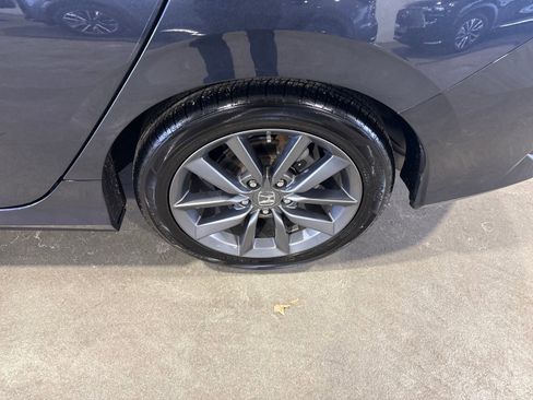 Used 2019 Honda Civic EX image 31