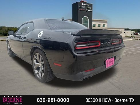 Used 2015 Dodge Challenger SXT Plus RWD image 9