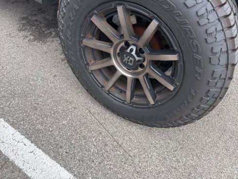 Used 2016 Jeep Wrangler Unlimited Sahara w/ Connectivity Group image 15