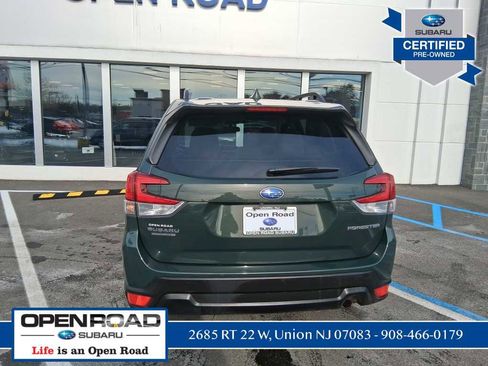 Used 2023 Subaru Forester Premium image 7