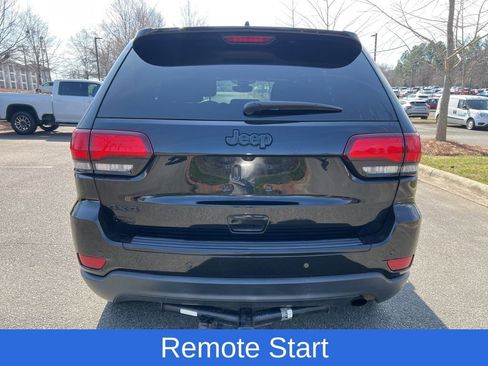 Used 2018 Jeep Grand Cherokee Laredo image 7