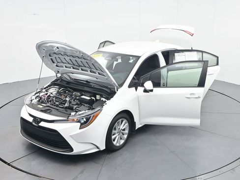 Used 2025 Toyota Corolla LE w/ LE Premium Package FWD image 35