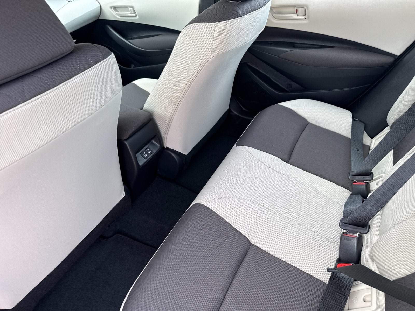 New 2027 Toyota Corolla LE FWD image 10