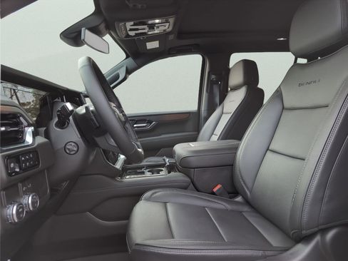 New 2026 GMC Yukon Denali w/ Sun & Power Step Package image 30