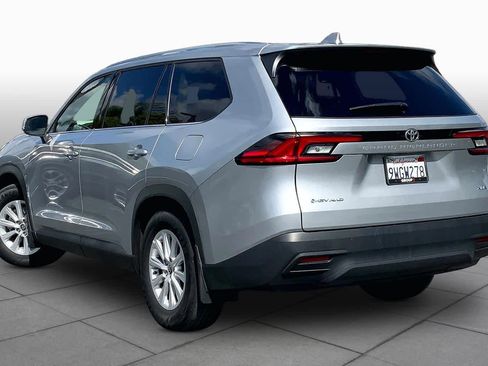 Used 2026 Toyota Grand Highlander XLE image 11