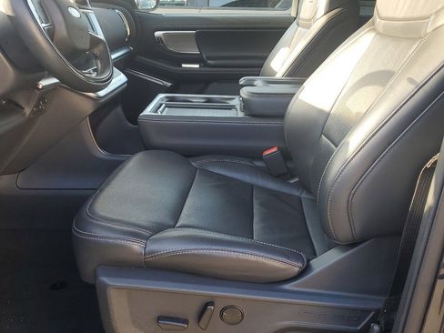 Used 2025 Ford Expedition Max Platinum image 6