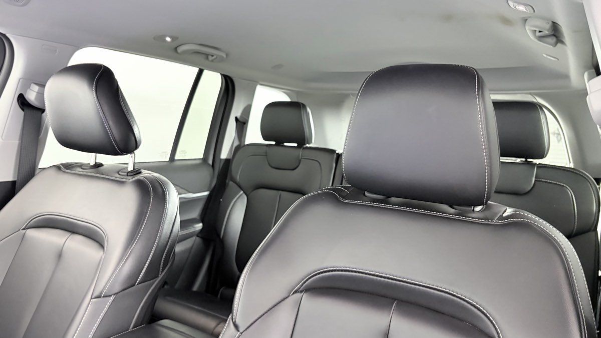 Used 2023 Jeep Grand Cherokee Limited AWD/4WD image 14