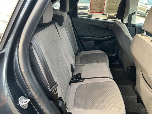 Used 2022 Ford Escape SE w/ SE Sport Appearance Package image 21