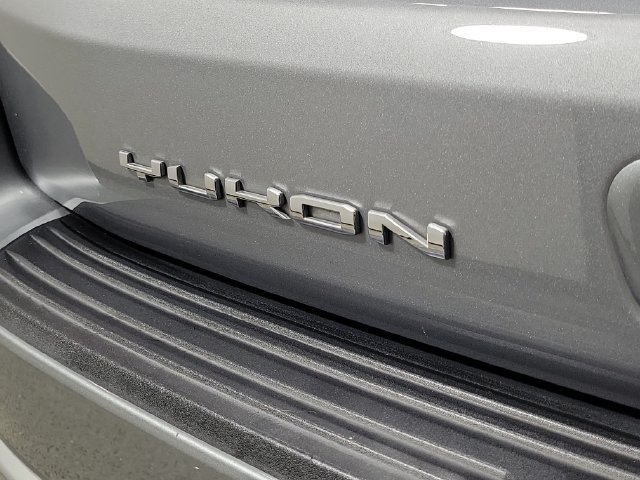 Used 2023 GMC Yukon SLT AWD/4WD image 6