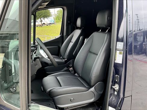 New 2025 Mercedes-Benz Sprinter 2500 image 17