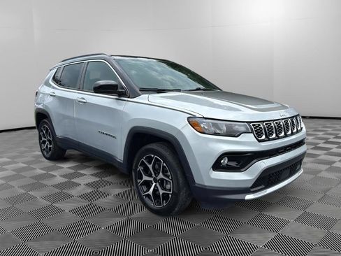 Used 2025 Jeep Compass Limited w/ Mopar Graphics Package AWD/4WD image 2