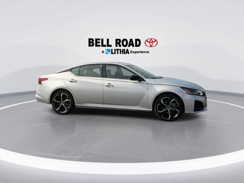 Used 2024 Nissan Altima 2.5 SR image 9