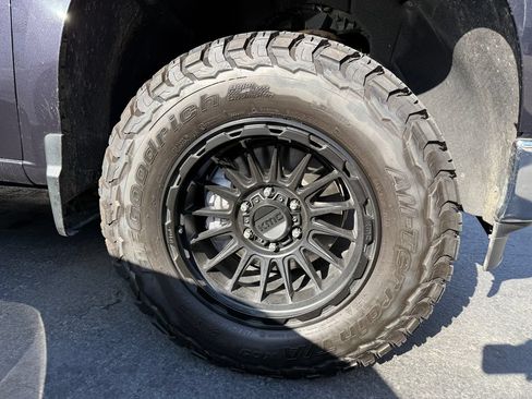 Used 2024 Chevrolet Silverado 1500 LT RWD image 18