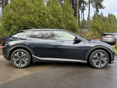 Used 2024 Kia EV6 Light image 18