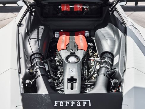Used 2017 Ferrari 488 GTB RWD image 29