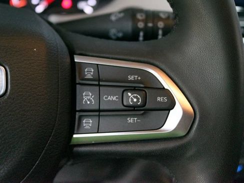 Used 2023 Jeep Compass Limited w/ Sun and Sound Group AWD/4WD image 16