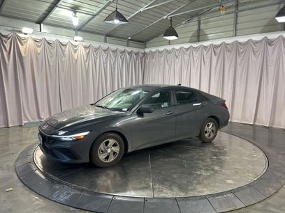 Certified 2025 Hyundai Elantra SE w/ Cargo Package