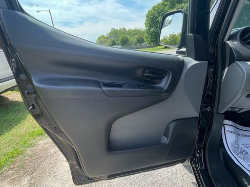 Used 2020 Nissan NV200 S FWD image 16