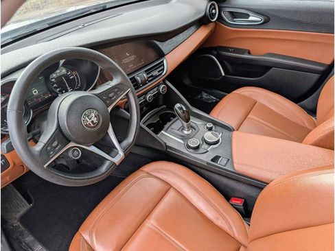 Used 2019 Alfa Romeo Giulia Sprint w/ Cold Weather Package image 17