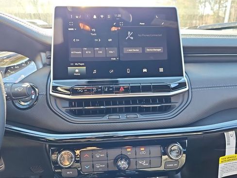 New 2026 Jeep Compass Latitude image 17