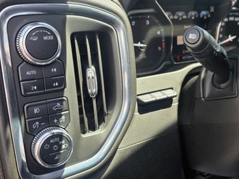 Used 2023 GMC Sierra 2500 AT4 w/ AT4 Premium Plus Package AWD/4WD image 17