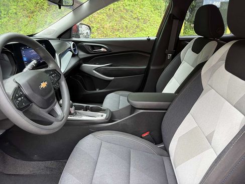 Certified 2024 Chevrolet Trax LS w/ LS Convenience Package FWD image 20