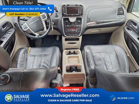 Used 2016 Chrysler Town & Country Touring image 11