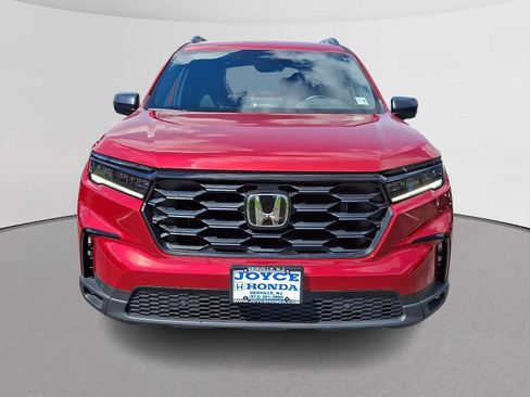 Certified 2025 Honda Pilot Sport image 3