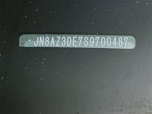 Used 2025 INFINITI QX80 Sensory image 28