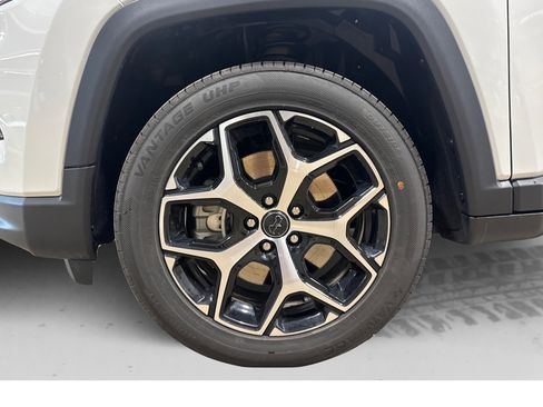 Used 2025 Jeep Compass Limited image 47