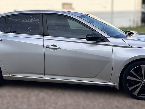 Used 2019 Nissan Altima 2.5 SR w/ SR Premium Package FWD image 6
