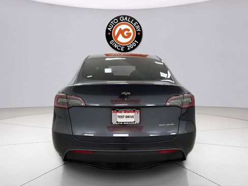 Used 2024 Tesla Model Y Long Range AWD/4WD image 4