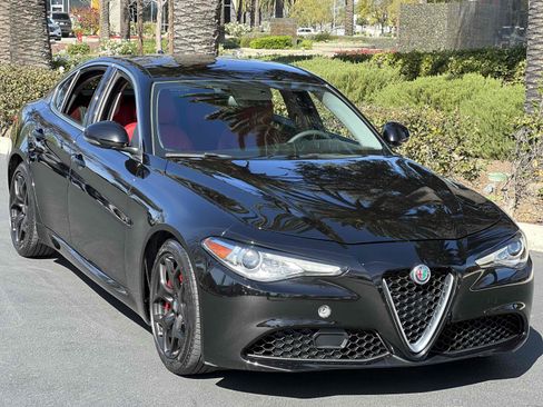 Used 2019 Alfa Romeo Giulia image 19