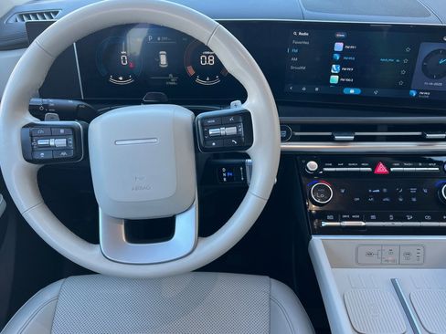 Used 2024 Hyundai Santa Fe SEL image 15