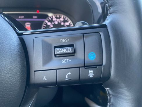 Used 2024 Nissan Pathfinder SL image 17