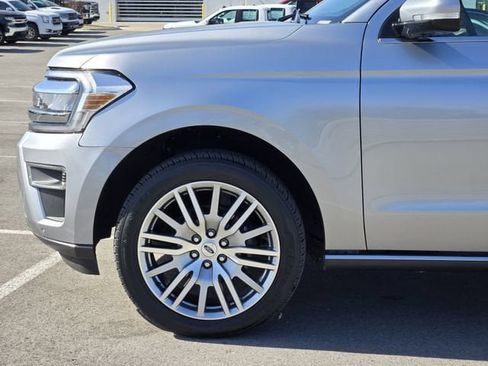 Used 2024 Ford Expedition Limited AWD/4WD image 8