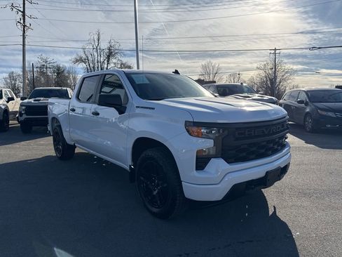 Used 2024 Chevrolet Silverado 1500 Custom w/ Turbomax Blackout Package image 7