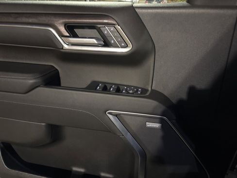 Used 2022 Chevrolet Silverado 1500 LTZ image 14