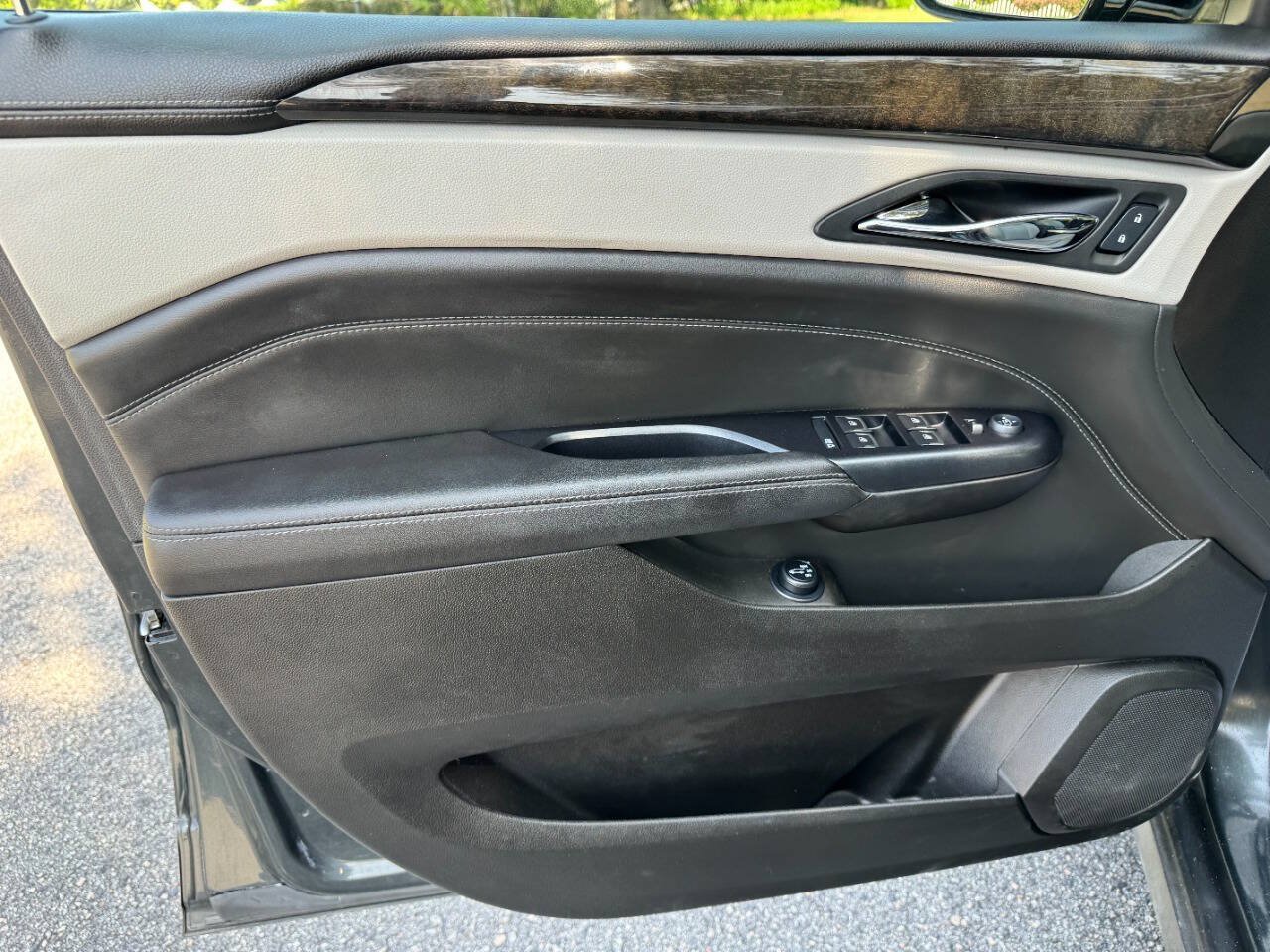 Used 2014 Cadillac SRX Luxury w/ Driver Awareness Package FWD image 39