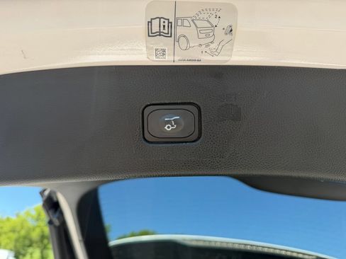 Used 2018 Ford Edge SEL w/ Equipment Group 201A AWD/4WD image 14