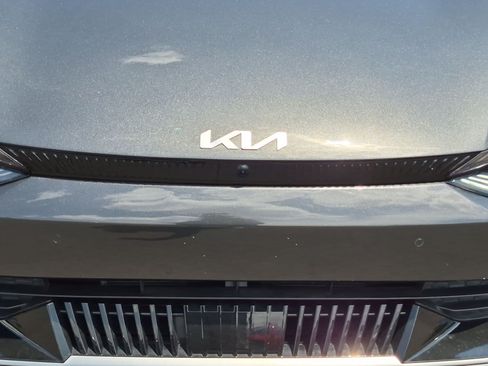 Certified 2023 Kia EV6 Wind w/ Wind Technology Package AWD/4WD image 9