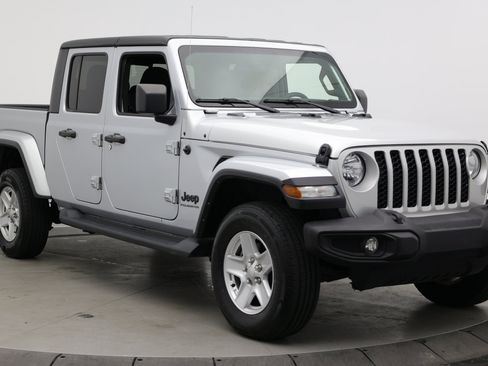 Used 2023 Jeep Gladiator Sport AWD/4WD image 3
