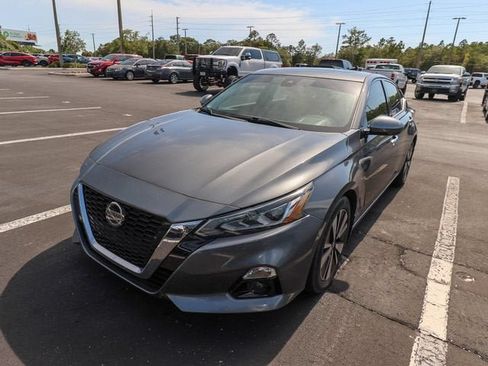 Used 2019 Nissan Altima 2.5 SL FWD image 2
