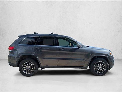 Used 2017 Jeep Grand Cherokee Laredo w/ Quick Order Package 2BE RWD image 4